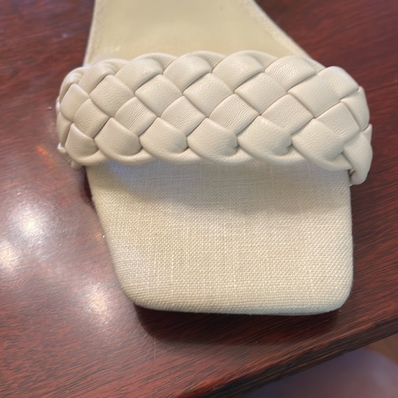 Dolce Vita Maren Ivory Sandal. Brand New! - Picture 2 of 7